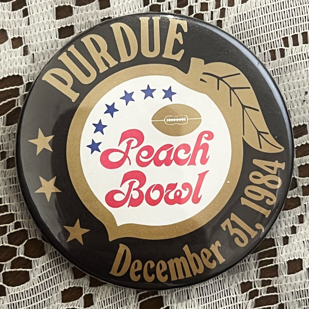 Purdue Boilermakers December 31, 1984 Peach Bowl pinback button